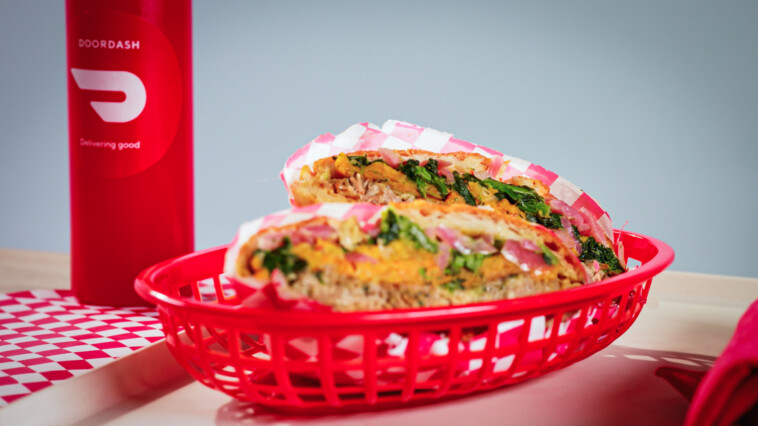 jalen-brunson’s-a-hero —-with-turkey,-broccoli-rabe-and-peppers