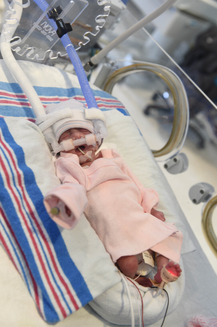 how-a-north-carolina-nurse-is-paying-it-forward-after-nyc-moms-welcomed-her-in-her-time-of-need