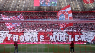 bayern-pay-tribute-to-muller-during-title-party
