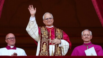 former-white-sox-pitcher-has-hilarious-reaction-after-finding-out-pope-leo-xiv’s-fandom