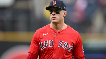 amid-rafael-devers-drama,-red-sox-have-to-scramble-at-1b-after-putting-romy-gonzalez-on-10-day-il