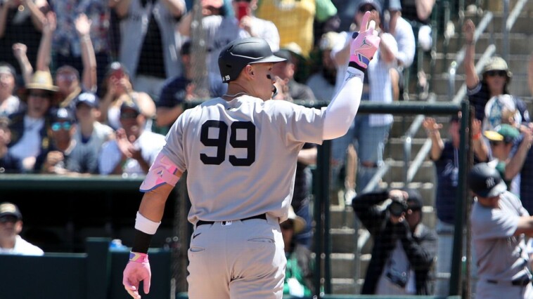 judge-goes-deep-twice,-pushes-mlb-hr-lead-to-14