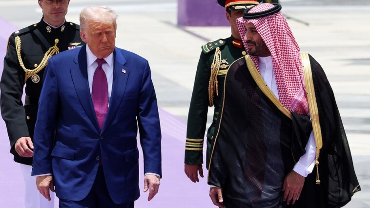saudi-fighter-jets-escort-air-force-one-as-trump-arrives-to-meet-crown-prince