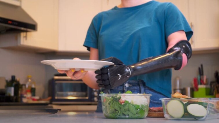 world’s-first-touch-sensing-bionic-hand-with-lightning-fast-response