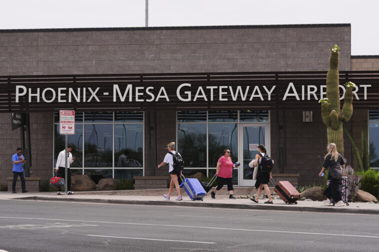 arizona-launches-ice-deportation-flights-with-budget-airline