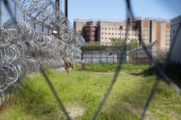 federal-judge-seizes-control-of-nyc’s-jail-system-—-including-troubled-rikers-island