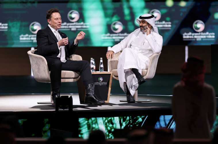 elon-musk-pitches-trump,-saudi-royals-on-‘tens-of-millions’-of-‘humanoid-robots,’-autonomous-cars