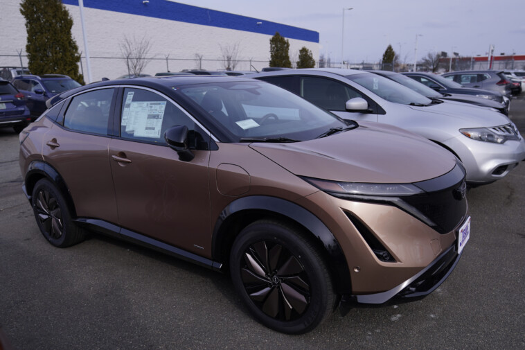 vermont-halts-electric-vehicle-requirements-as-governor-says-‘current-goals’-not-realistic