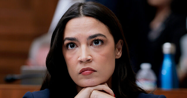 ocasio-cortez-warns:-trump-admin-will-have-a-‘problem’-if-more-democrats-arrested