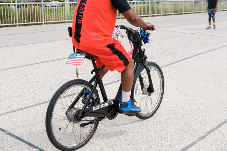 controversial-nyc-boardwalk-bicycle-ban-scrapped-after-local-outrage,-protests:-‘bad-timing’