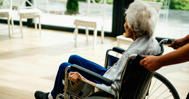 elderly-chinese-woman-dies-when-forced-to-leave-hospital-for-bank-withdrawal