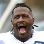 former-nfl-receiver-antonio-brown-targeted-in-apparent-robbery-attempt-at-miami-boxing-event