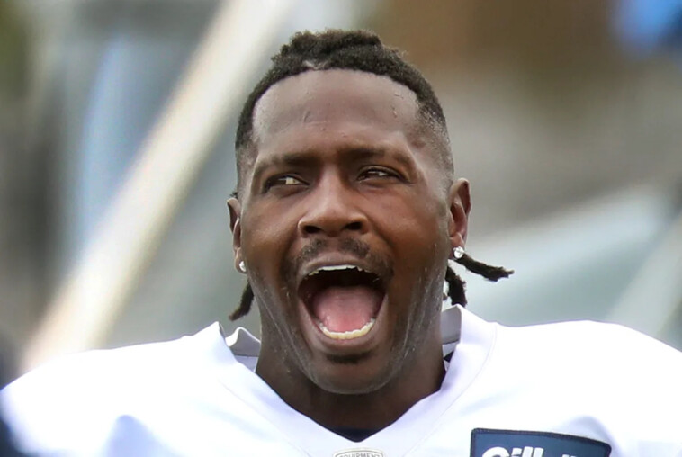former-nfl-receiver-antonio-brown-targeted-in-apparent-robbery-attempt-at-miami-boxing-event