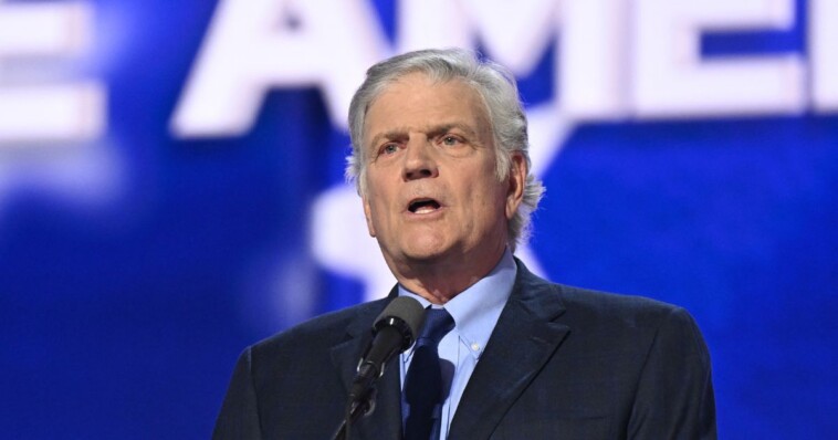 watch:-rev.-graham-sent-message-on-hell-itself-to-la-citizens-in-lead-up-to-easter