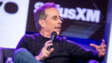 jerry-seinfeld-offers-the-only-response-possible-after-being-told-he-supports-‘genocide-of-babies’