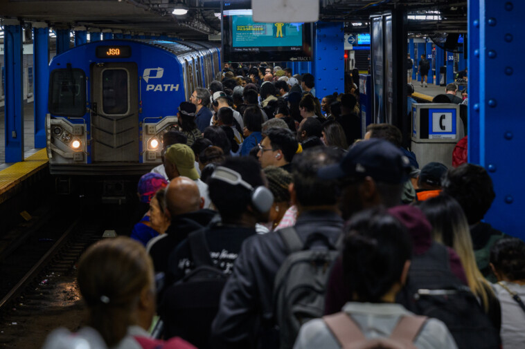 high-stake-nj-transit-strike-talks-to-pick-up-again-saturday,-railroad-boss-says