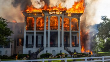 america’s-largest-remaining-antebellum-mansion-burns-down-in-devastating-fire