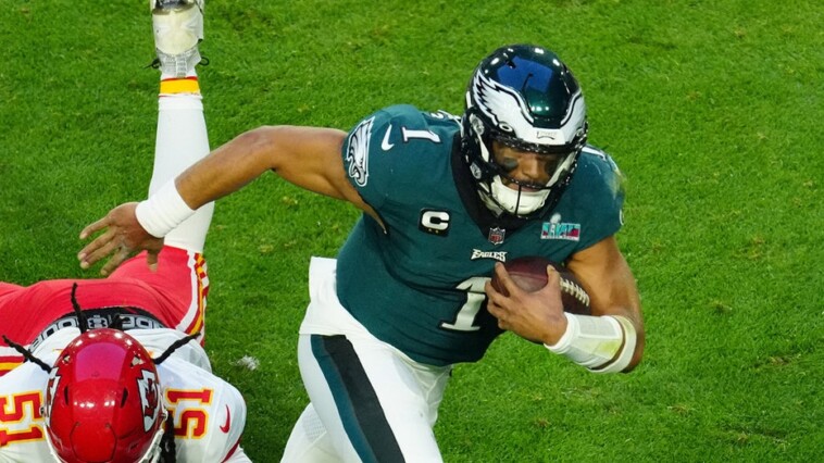 jalen-hurts-maintains-he-‘wasn’t-available’-for-eagles’-white-house-visit