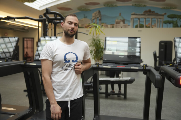 pope-leo-xiv’s-ex-personal-trainer-reveals-how-the-‘positive’-future-pontiff-stayed-fit