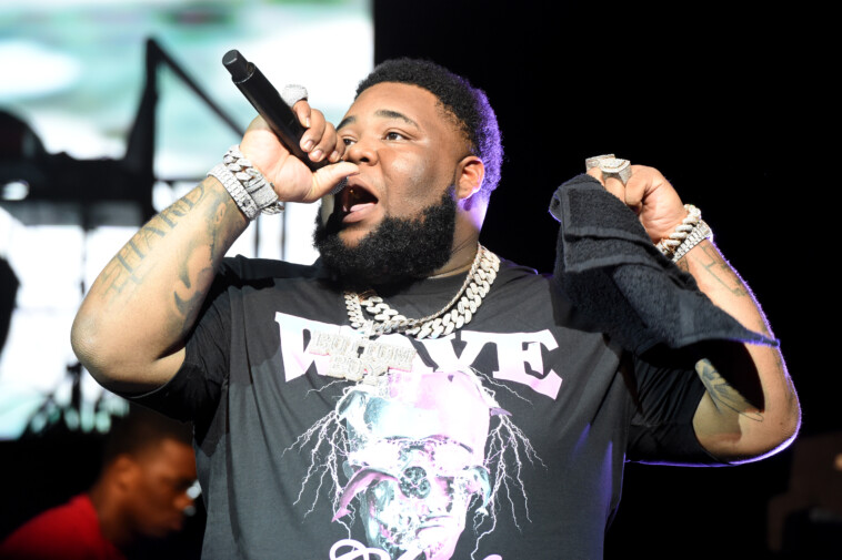 rapper-rod-wave-faces-more-than-a-dozen-charges,-some-involving-a-gun,-after-turning-himself-in
