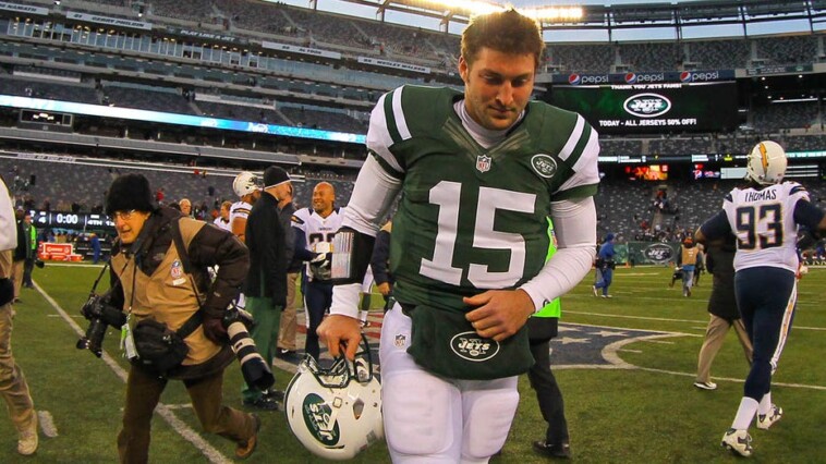 trump-praises-tim-tebow-for-nfl-success-‘despite-being-on-the-jets’