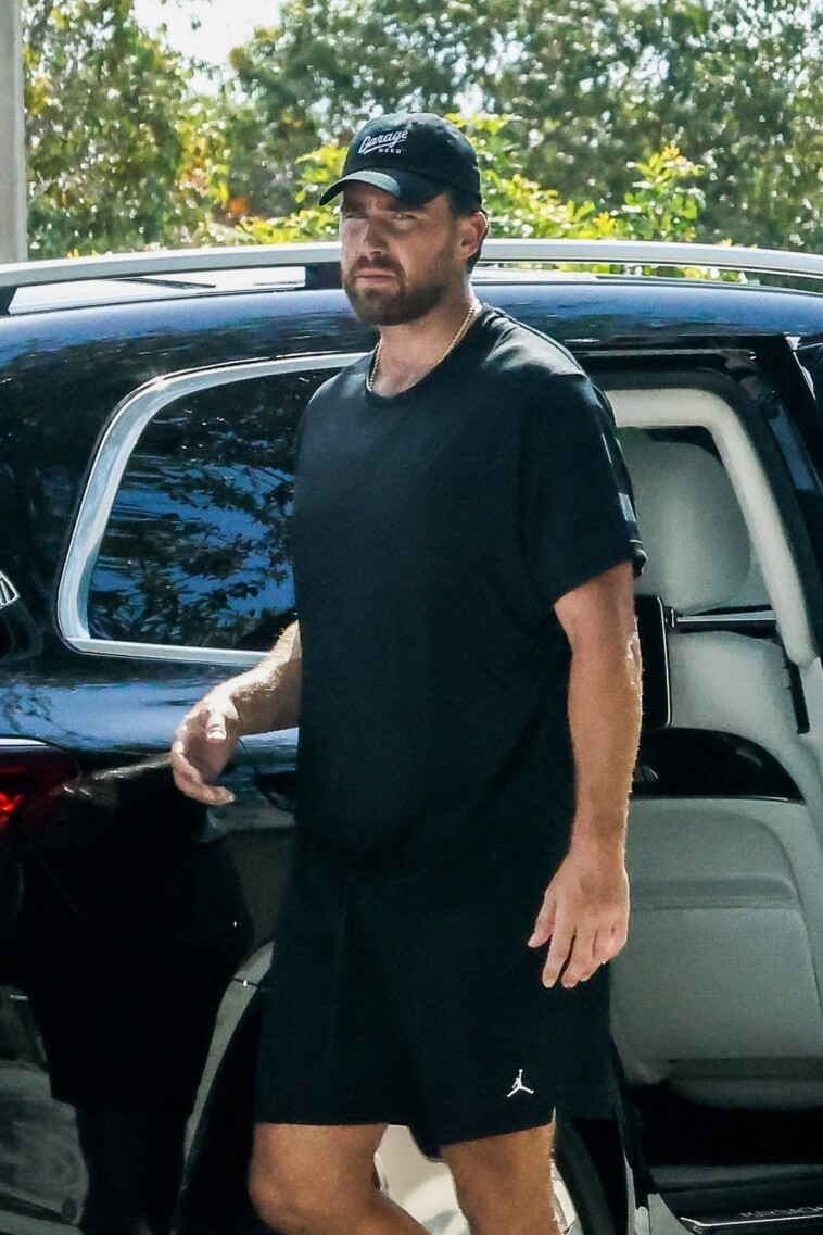 travis-kelce-seen-shirtless-in-rare-offseason-appearance
