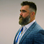 inside-the-nfl-tush-push-debate-that-thwarted-its-ban-—-thanks-first-and-foremost-to-jason-kelce