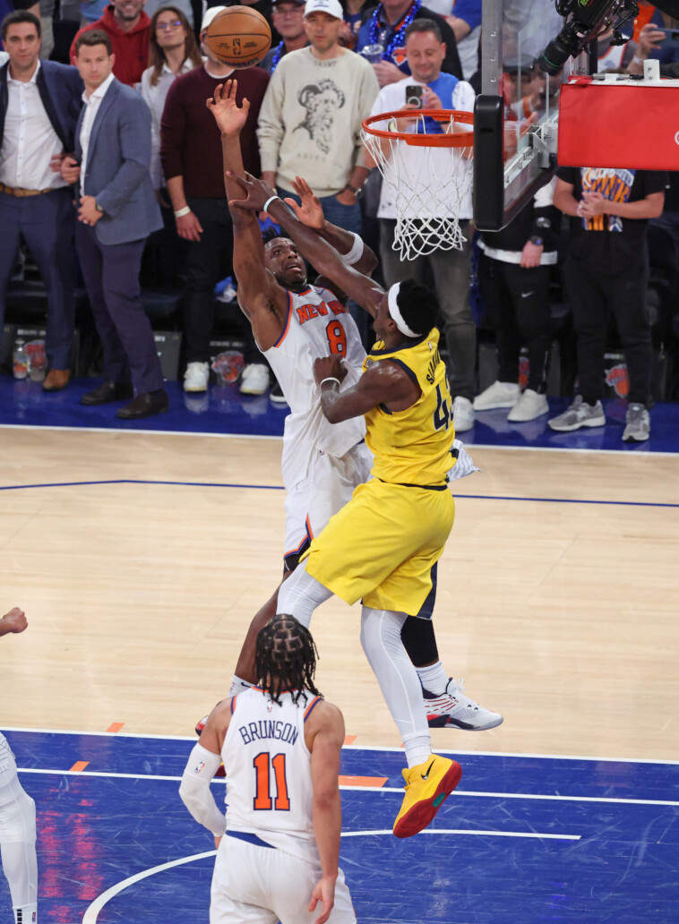 the-controversial-call-that-set-up-knicks-for-devastation-in-game-1-loss-to-pacers