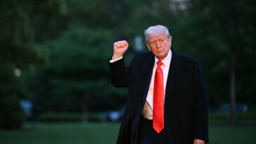 trump-hosts-top-memecoin-holders-at-private-crypto-dinner-with-secret-guest-list 