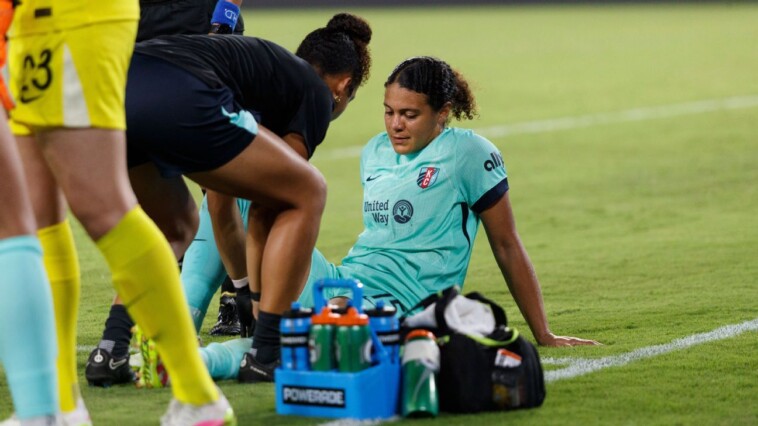 uswnt,-current-defender-cook-suffers-torn-acl