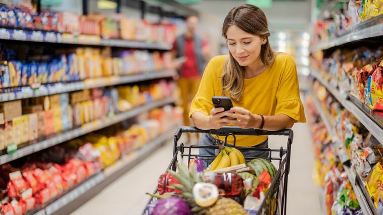 health-conscious-americans-embrace-yuka-app-to-guide-grocery-shopping-choices