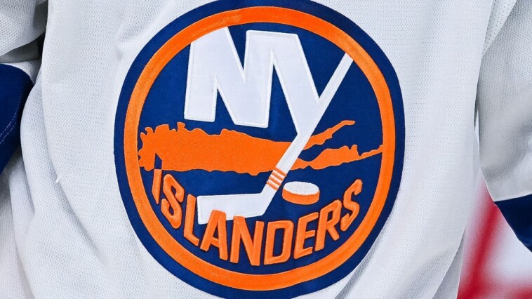 sources:-isles-hiring-darche-from-tb.-as-new-gm