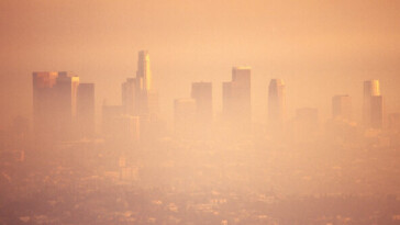windstorms:-agency-warns-southern-californians-to-shelter-from-dusty-air-pollution