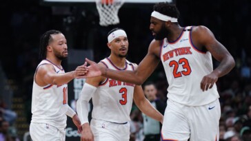 sources:-knicks-mull-benching-hart-for-robinson