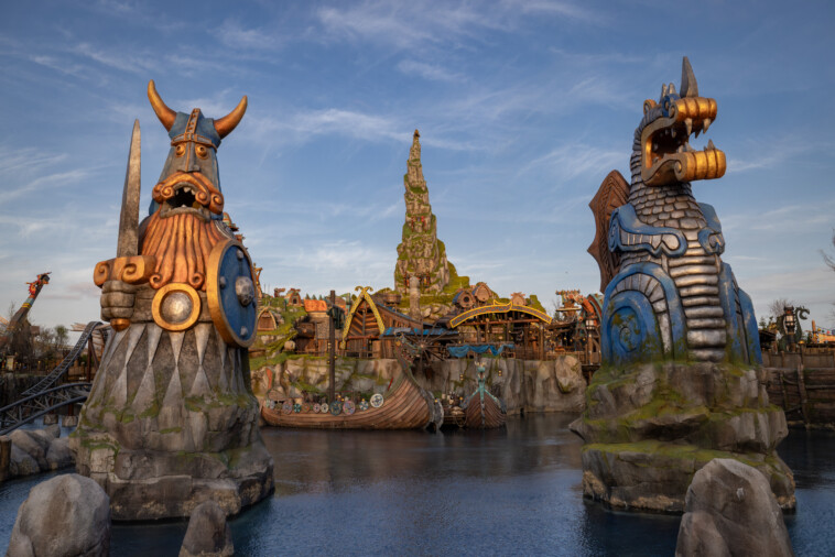 mickey-vs.-mario:-inside-the-billion-dollar-orlando-theme-park-wars