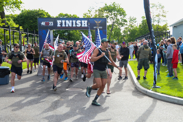 memorial-day-event-recreates-‘lone-survivor’-hero’s-grueling-navy-seal-workout:-‘very-moving’