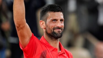 weather-irks-djokovic-in-1st-rd.-french-open-win