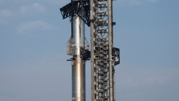 spacex-starship-set-to-launch-tuesday-as-elon-musk-races-to-prepare-for-mars-mission-next-year