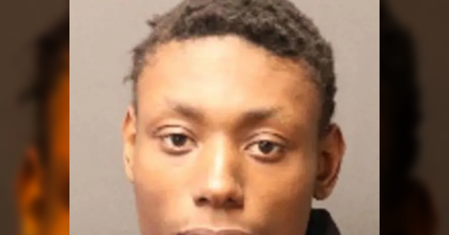 photo:-nypd-names-person-of-interest-after-off-duty-cop-severely-beaten,-robbed-of-gun
