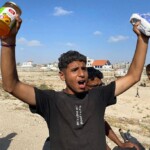 watch:-us.-backed-gaza-aid-centers-see-chaos,-‘thank-you-america’-cheers,-and-500k-meals-on-day-one