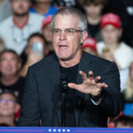 brett-favre-endorses-posts-saying-netflix-targeting-him-for-being-‘an-outspoken-trump-supporter’