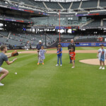 kids,-grandkids-of-nypd-and-fdny-heroes-lost-in-line-of-duty-throw-first-pitch-at-mets-game