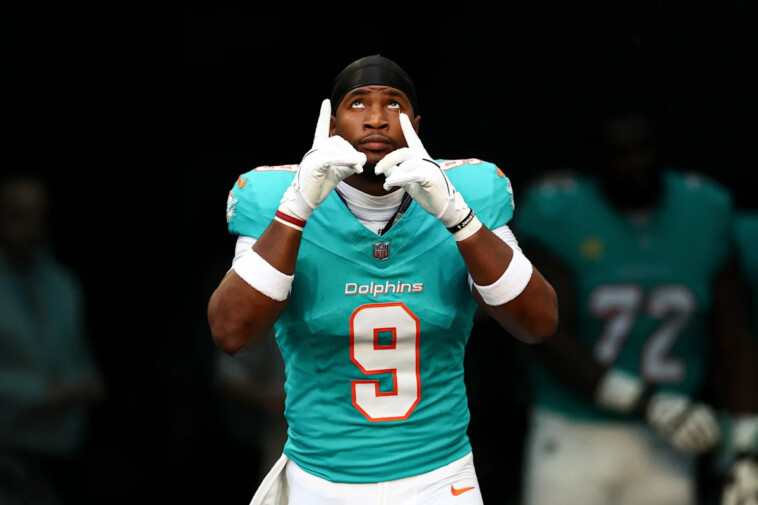 steelers-reportedly-eyeing-te-jonnu-smith-in-potential-trade-with-dolphins