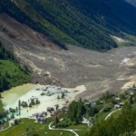 watch:-glacier-collapse-buries-90%-of-alpine-town-in-seconds