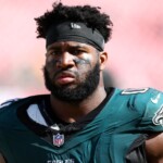 sources:-49ers-finalizing-deal-for-eagles-de-huff