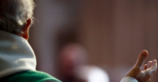 prosecutors:-chicago-parolee-punched-priest-outside-holy-name-cathedral-during-carjacking