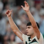 alcaraz-‘suffered-quite-a-lot,’-but-advances-in-paris