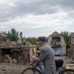 at-least-two-killed-in-ukraine-as-russian-peace-talks-stall