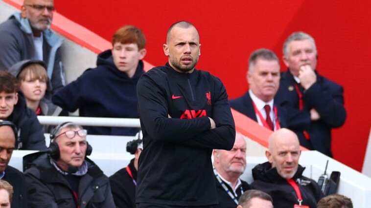 heitinga-leaves-liverpool-to-take-over-at-ajax