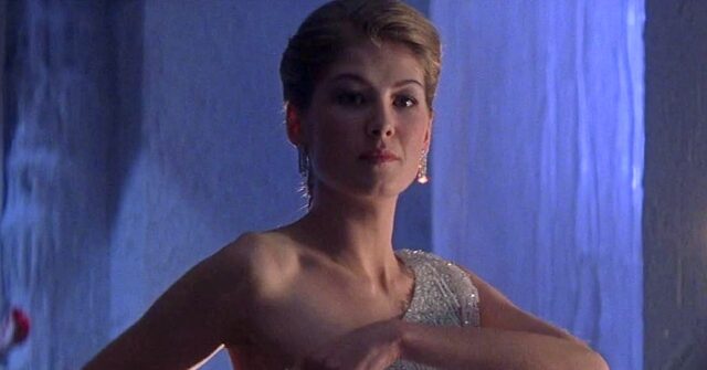 actress-rosamund-pike:-i-was-told-to-undress,-‘stand-there-in-underwear’-during-james-bond-audition
